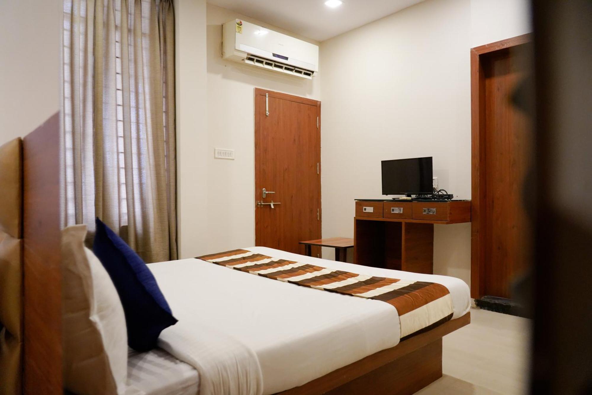 Hotel Suryodaya Ujjain Exterior foto