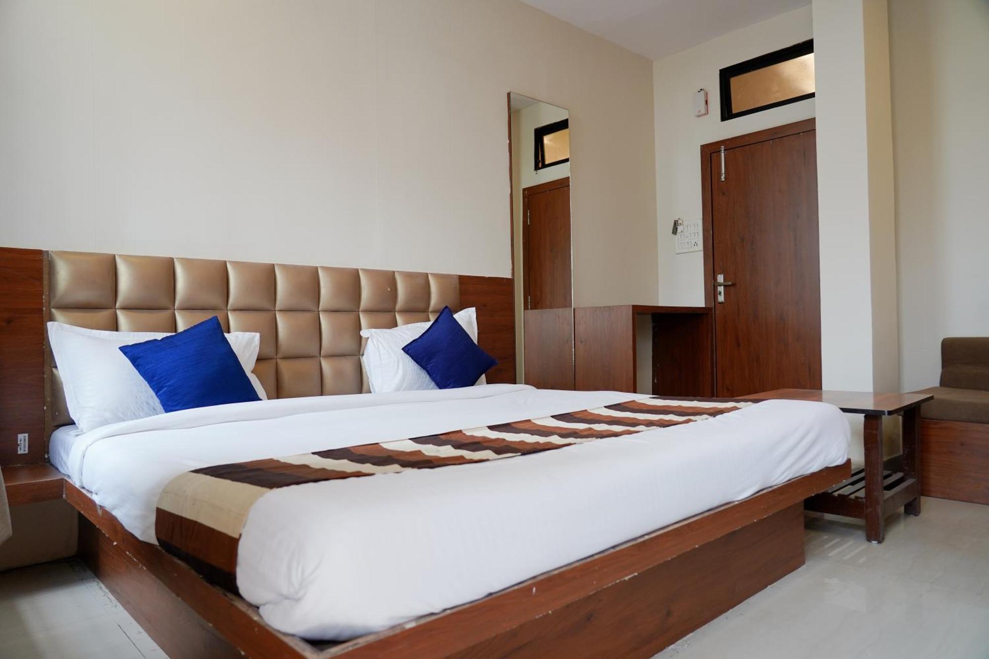 Hotel Suryodaya Ujjain Exterior foto