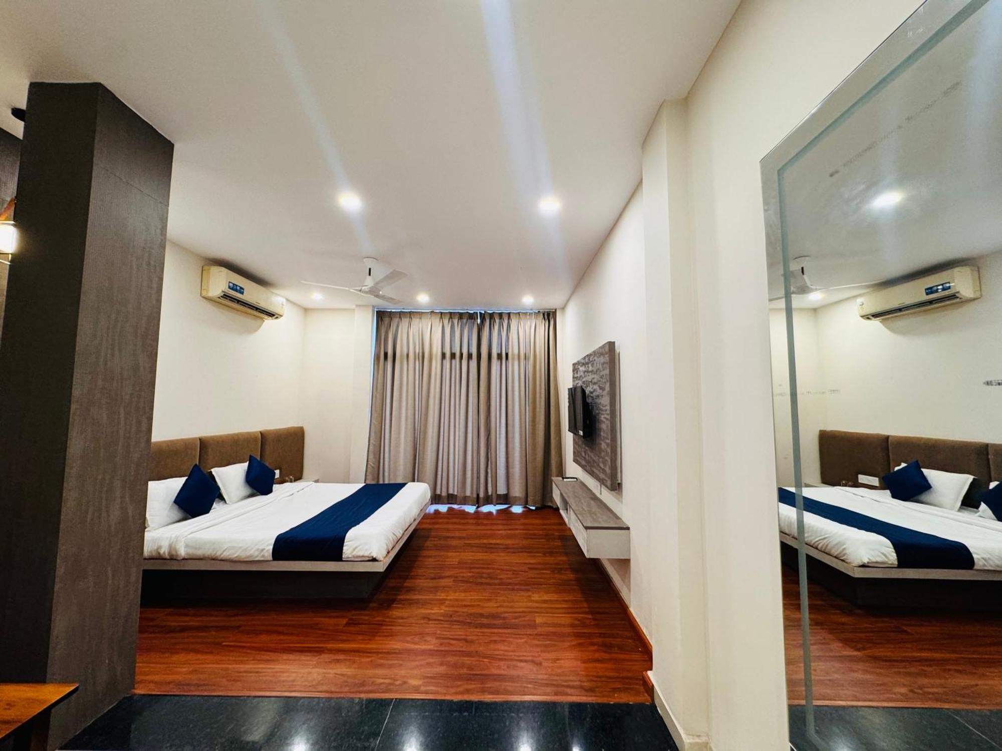 Hotel Suryodaya Ujjain Habitación foto