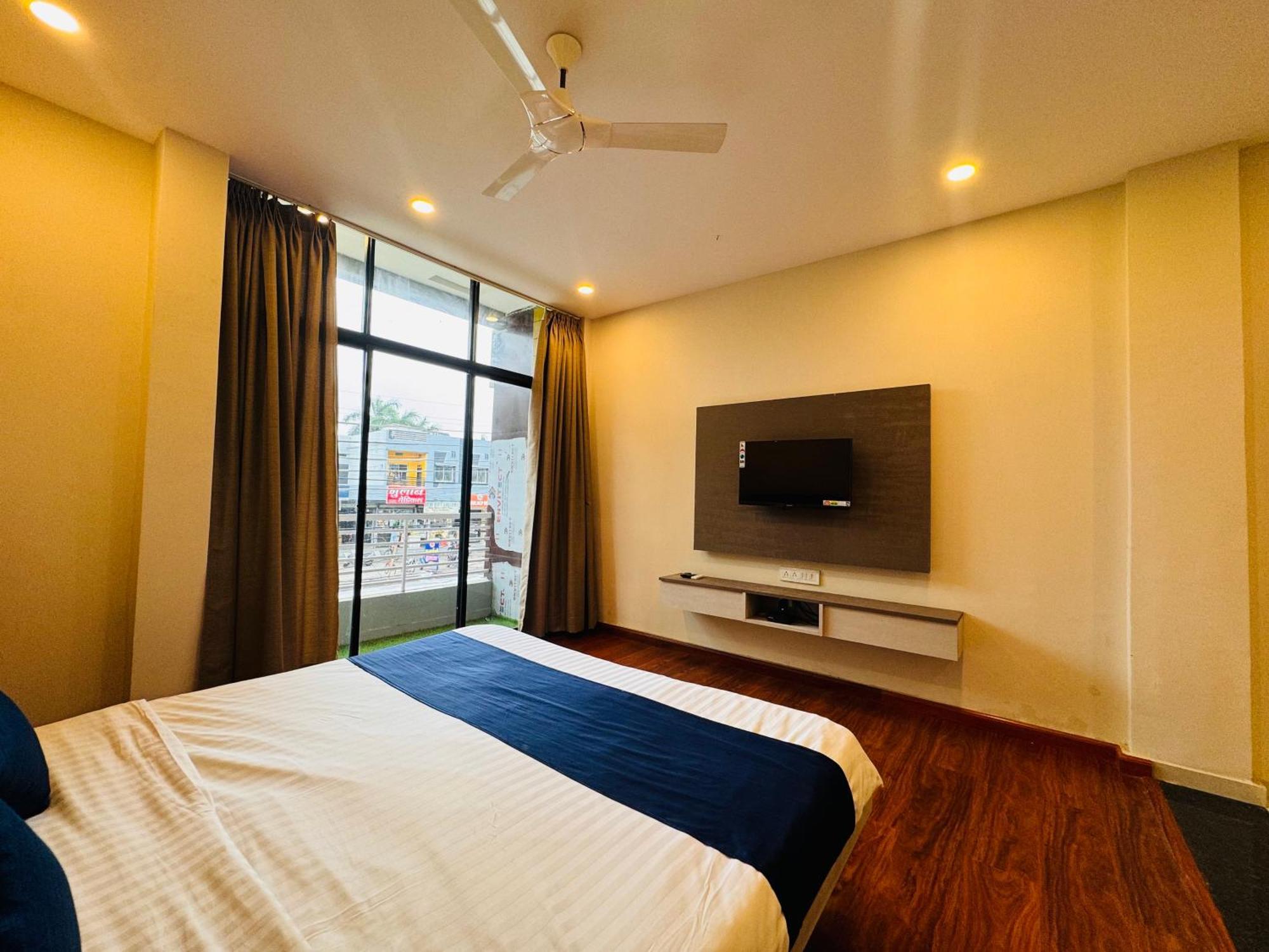Hotel Suryodaya Ujjain Habitación foto