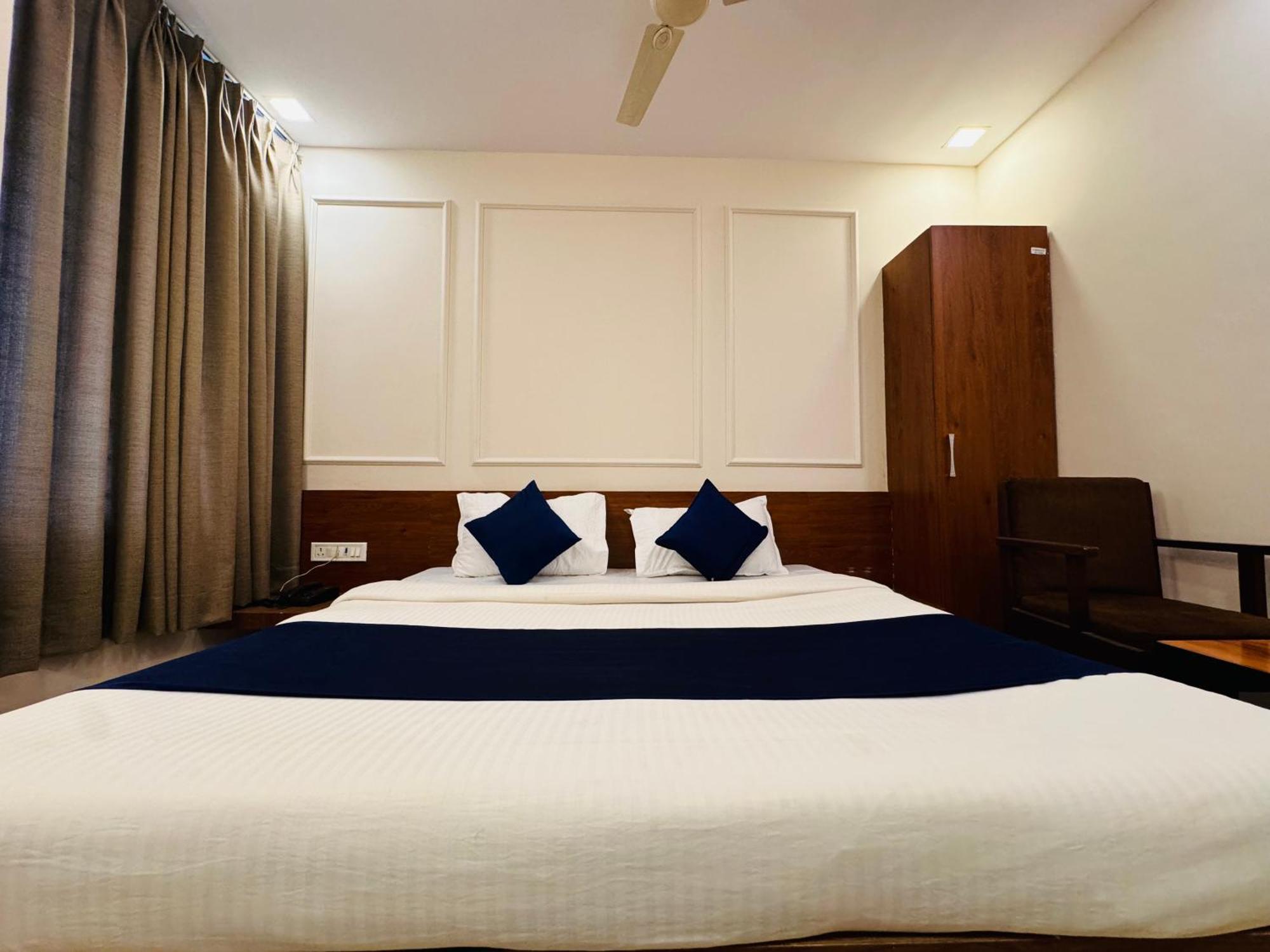 Hotel Suryodaya Ujjain Habitación foto