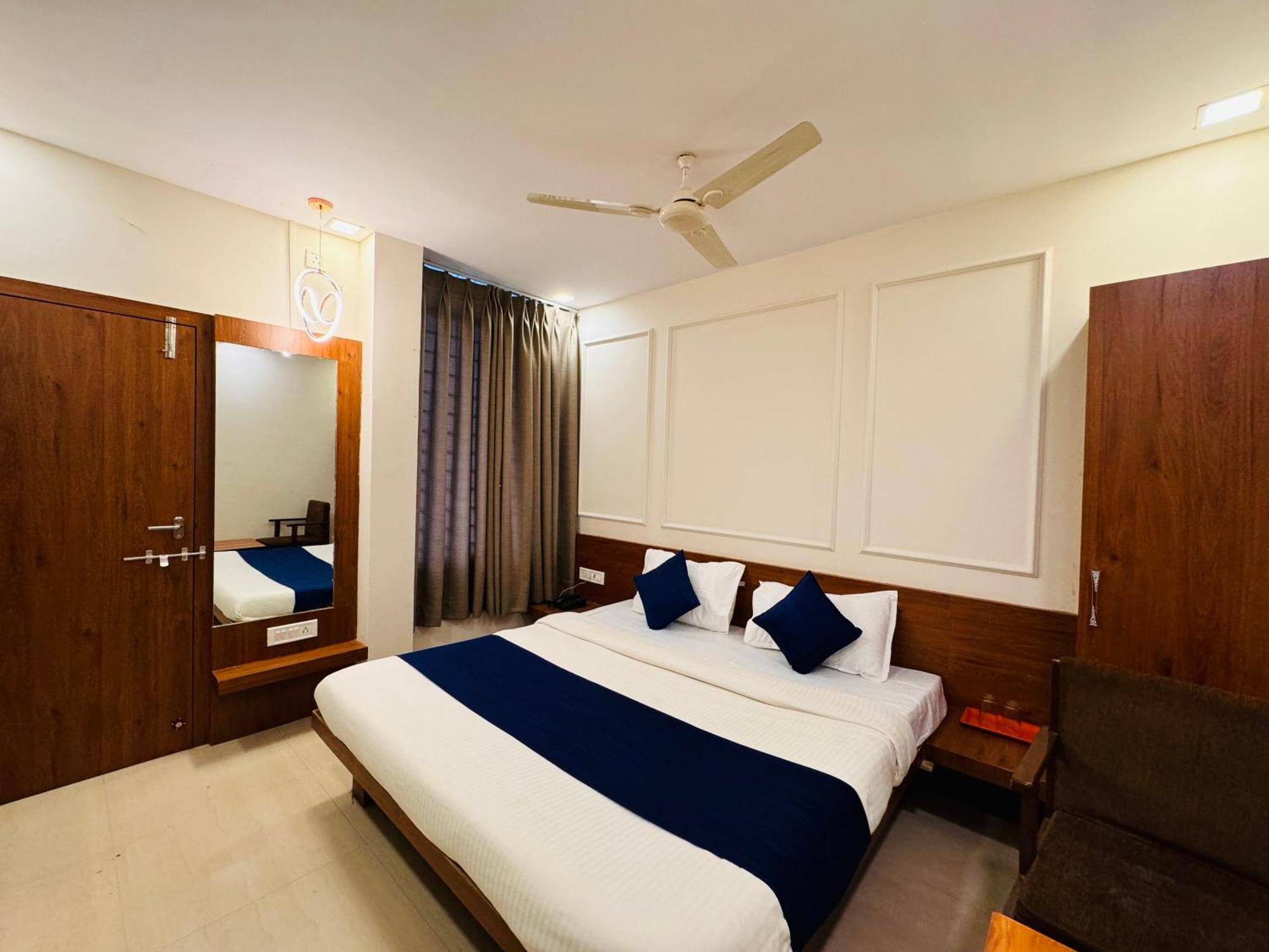 Hotel Suryodaya Ujjain Habitación foto