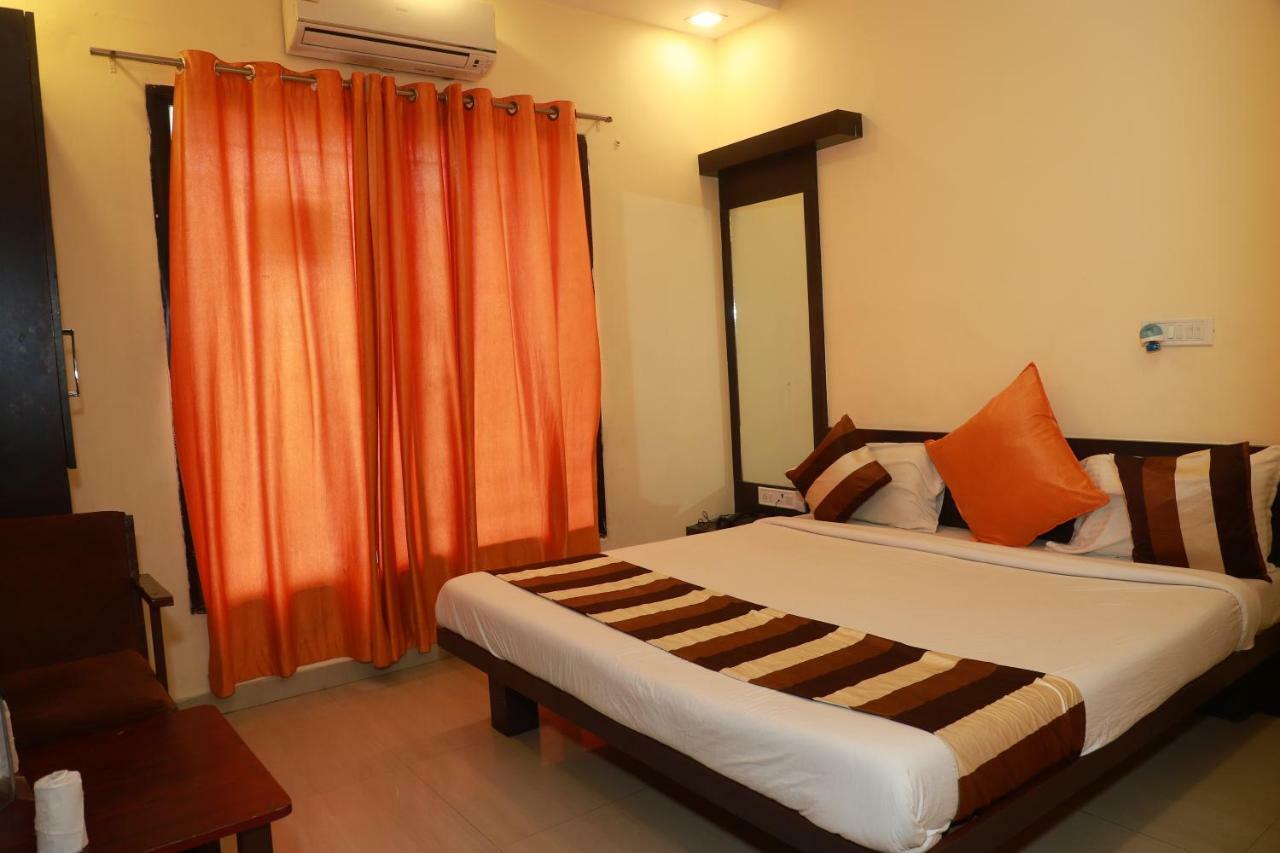 Hotel Suryodaya Ujjain Exterior foto